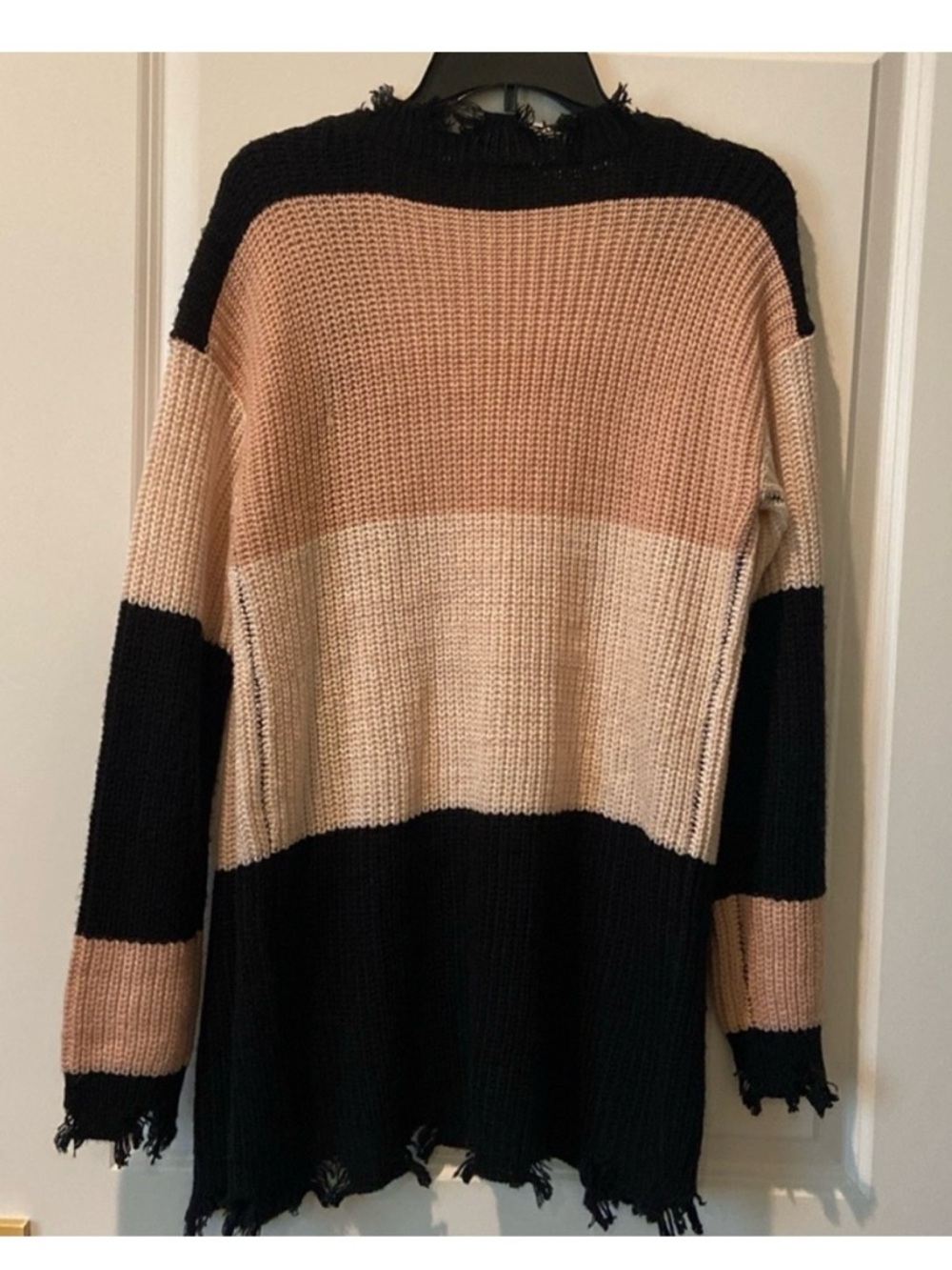 DEREK HEART • Fringe Frayed Edge Detail Black and Beige Colorblock Open Cardigan - Picture 3 of 7